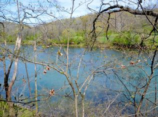 526 New Clear Branch Rd, Rocky Top, TN 37769