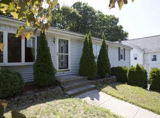 52 Dean St, Cranston, RI 02920