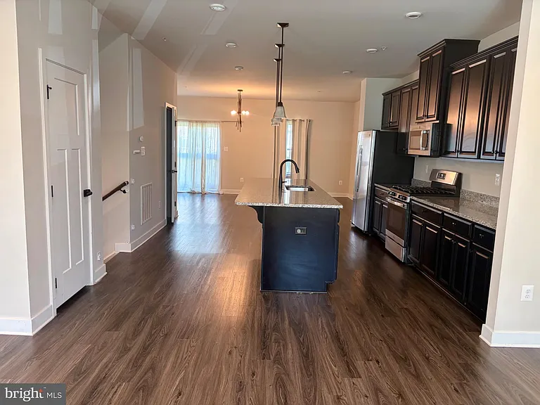 6029 Goshawk St — Photo 11