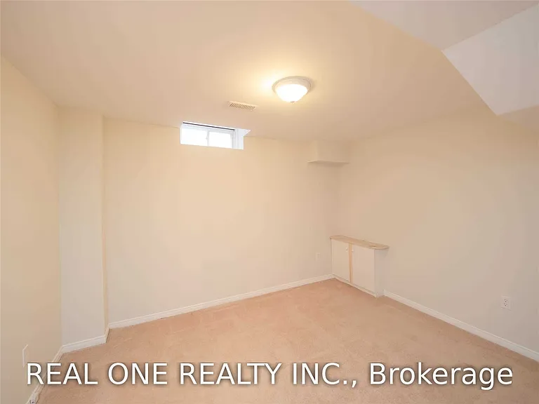 1520 Greenridge Cir — Photo 15