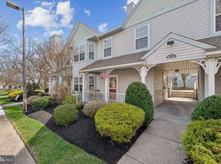 302 Sweetwater Dr, Cinnaminson, NJ 08077