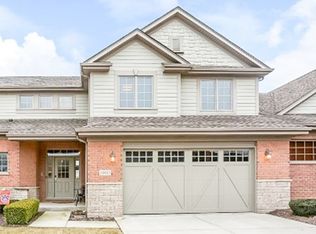 20403 Grosse Point Dr, Frankfort, IL 60423