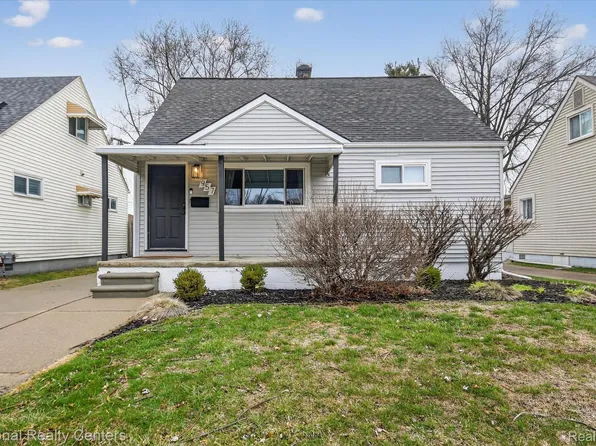 957 E Dallas Ave, Madison Heights, MI 48071