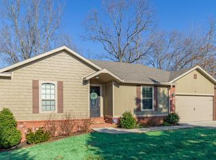 26 Warwick Dr, Bella Vista, AR 72714