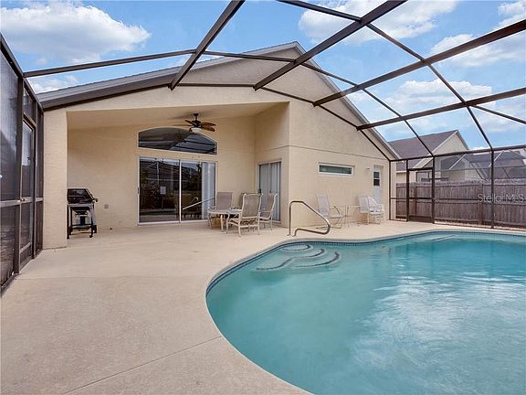 4th image of 738 Majesty Dr