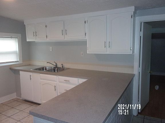 3rd image of 3624 Sanford Ave