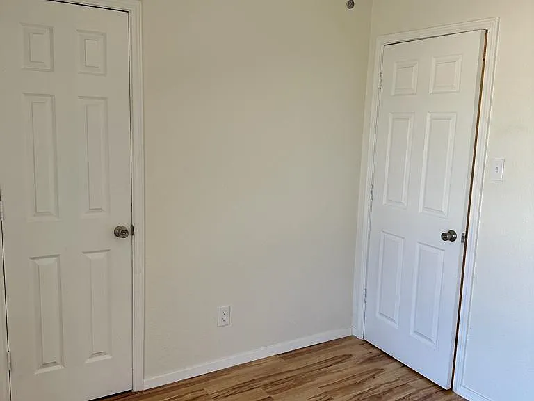 225 Brook Cir — Photo 12