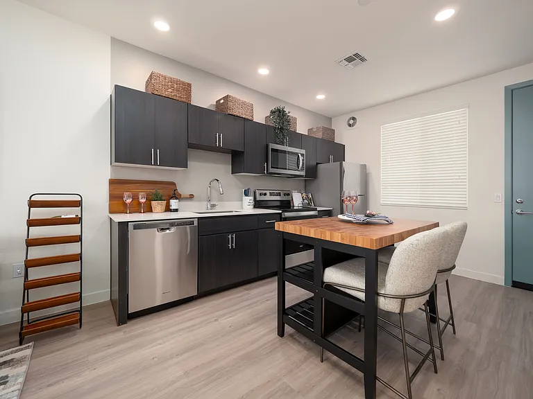 2240 N Hayden Rd — Photo 20