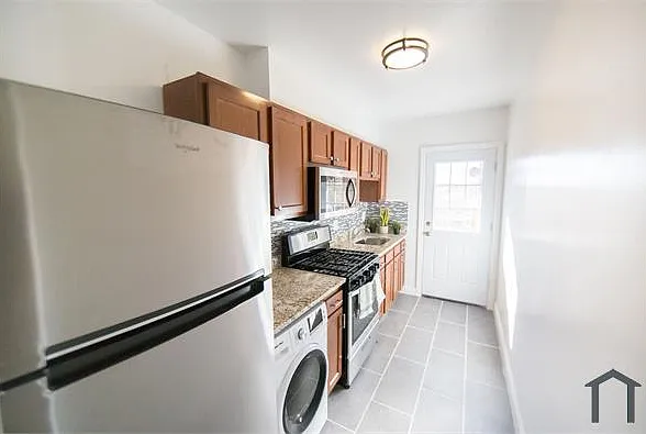 431 Brandywine St SE #101 — Photo 4