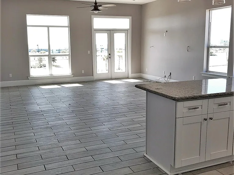 222 E Scenic Dr #4 — Photo 2