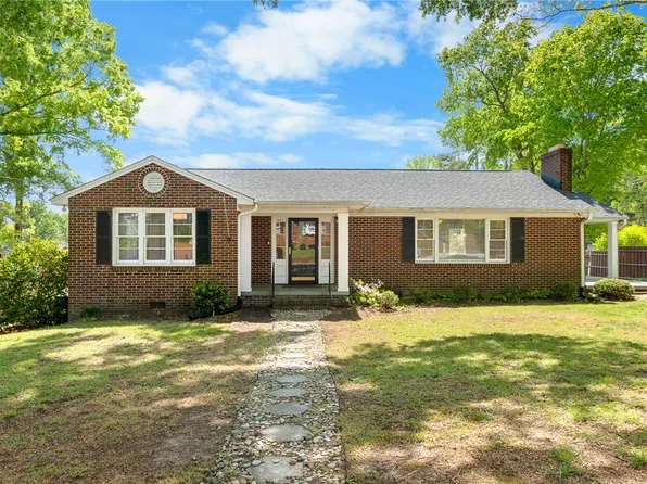 607 W Farley Ave, Laurens, SC 29360