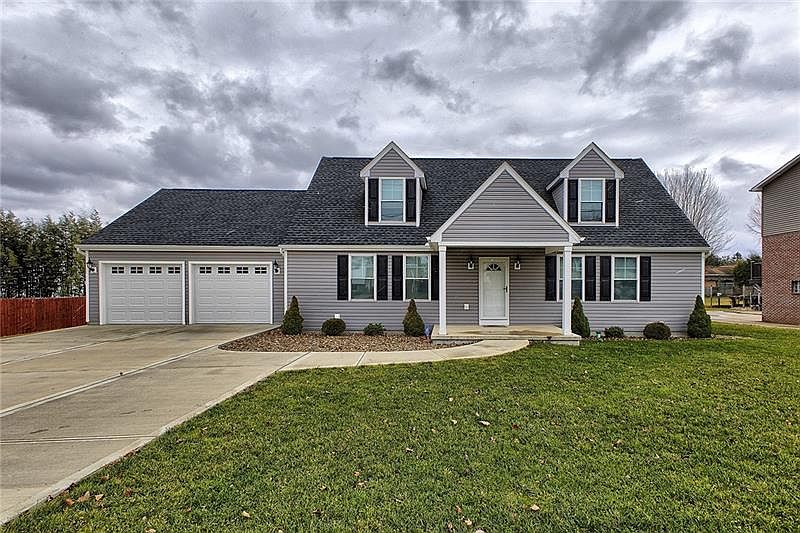 5268 Center Dr, Latrobe, PA 15650 Zillow