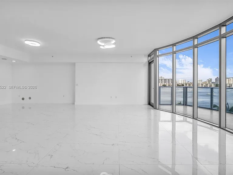 17111 Biscayne Blvd #411 — Photo 4