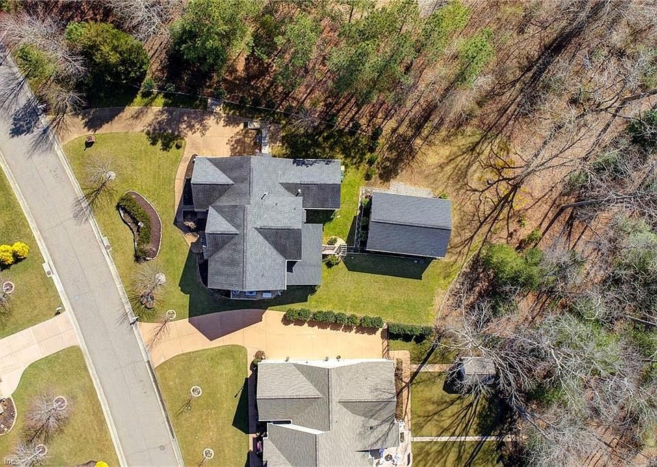 1st image of 201 Londonderry Ln