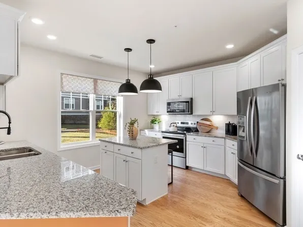 260 Martins Lndg #501, North Reading, MA 01864