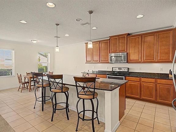 5th image of 1735 Oak Hammock Ct