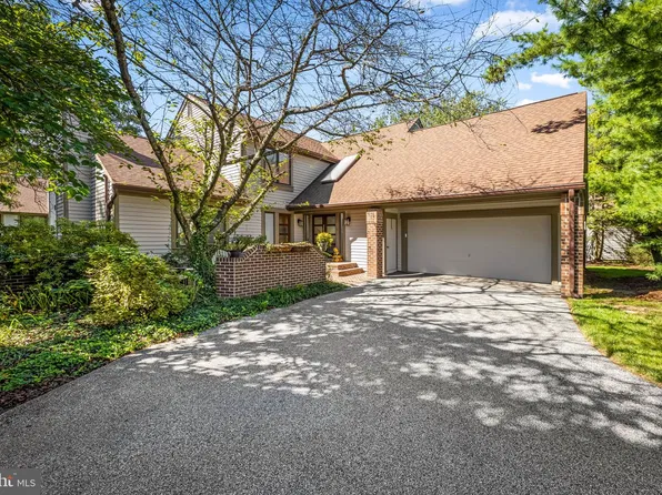 8 Talton Ct, Pikesville, MD 21208