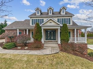 1012 Country Club Dr, Jeannette, PA 15644