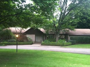 4801 N Harsdale Rd, Bloomfield Hills, MI 48302