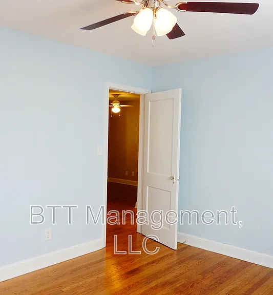 8405 Greenwood Ave #2 — Photo 14