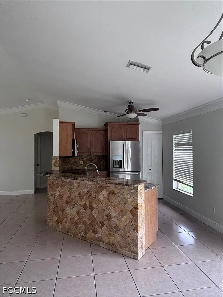 3 bed, 2.0 bath, 1199 sqft, $1,800 — Photo 1