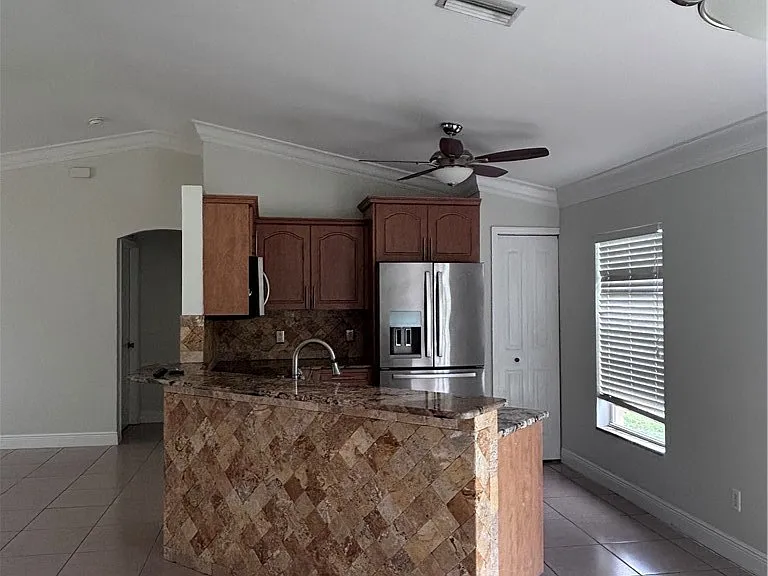 1903 NE 20th Pl — Photo 1