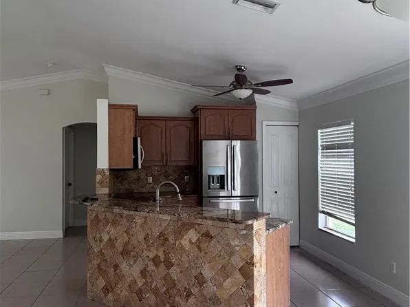 1903 NE 20th Pl, Cape Coral, FL 33909