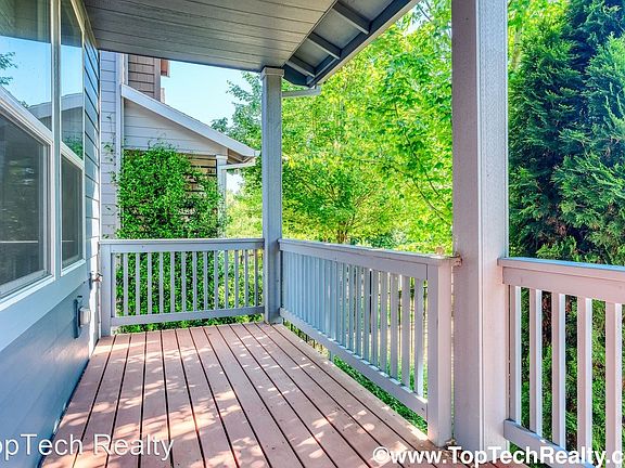 4th image of 3119 NE Weeping Willow Way #U