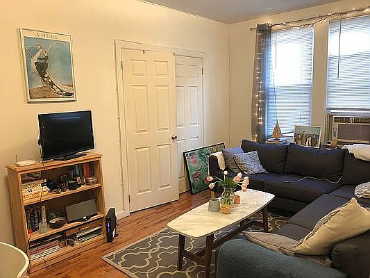 2nd image of 3234 33rd St APT 2F