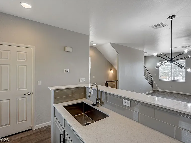 1645 Travis Jason Ave — Photo 11