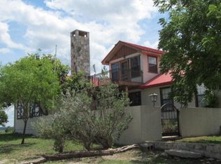 129 W Oak Hill Dr, Ingram, TX 78025