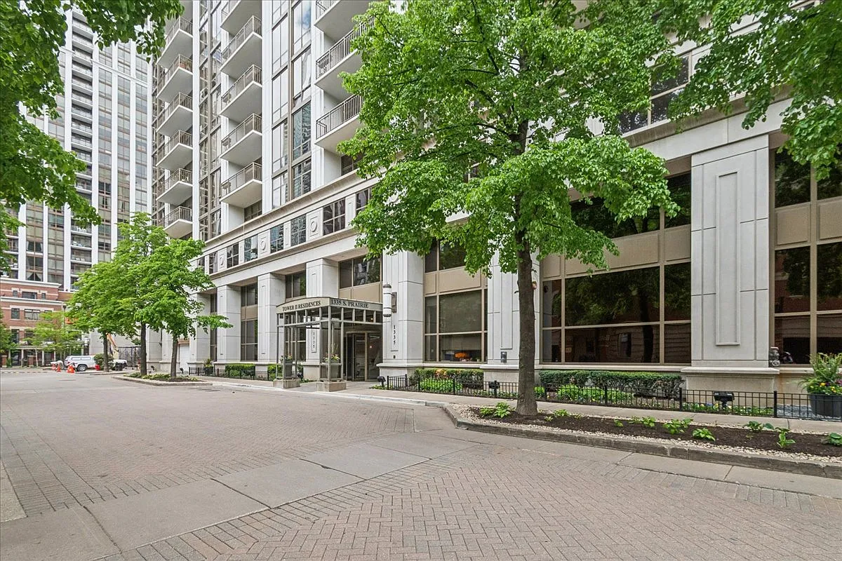2 bed, 1380 sqft, $3,850 — Photo 2