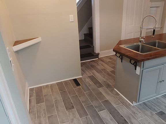 3rd image of 3315 Graydon Ave #2