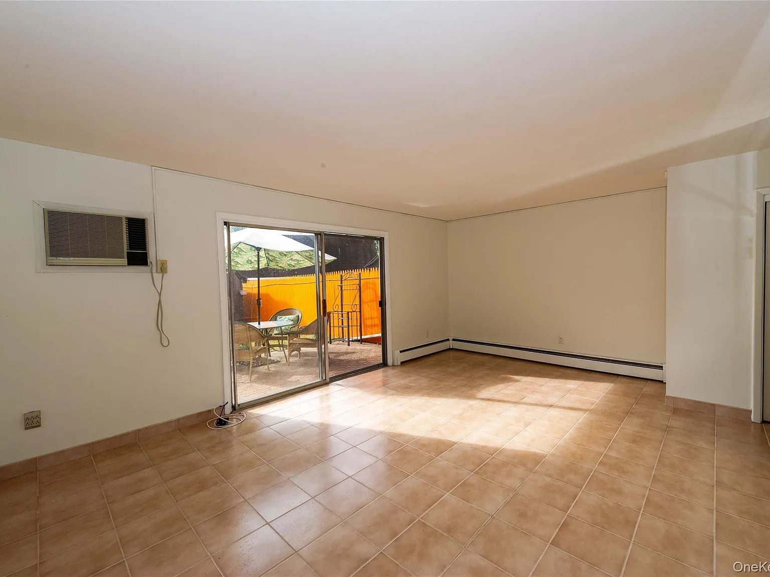 3 bed, 1.5 bath, 1280 sqft, $2,800 — Photo 4