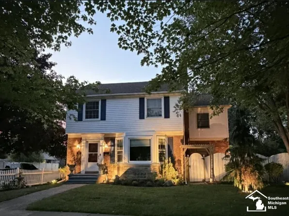1540 Davis St, Wyandotte, MI 48192