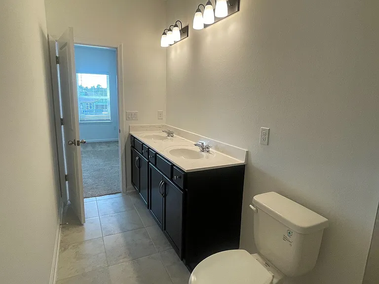 40 Pinebury Ln — Photo 9