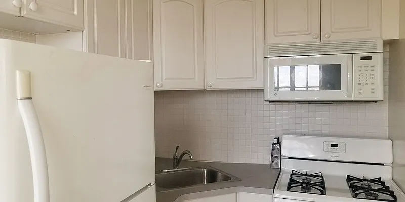 Rented by Brooklyn Real Property Inc | media 7