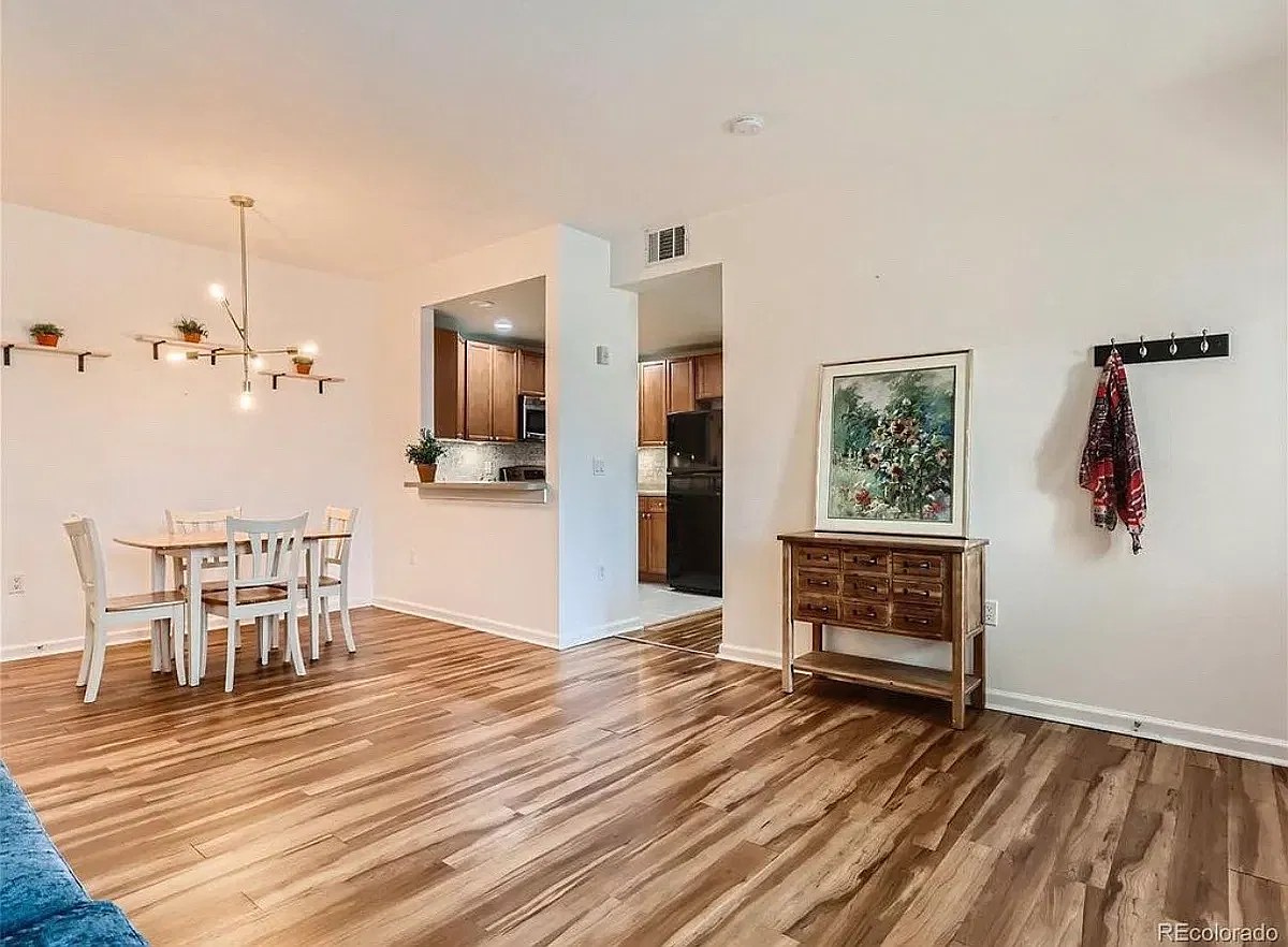2 bed, 791 sqft, $2,400 — Photo 4