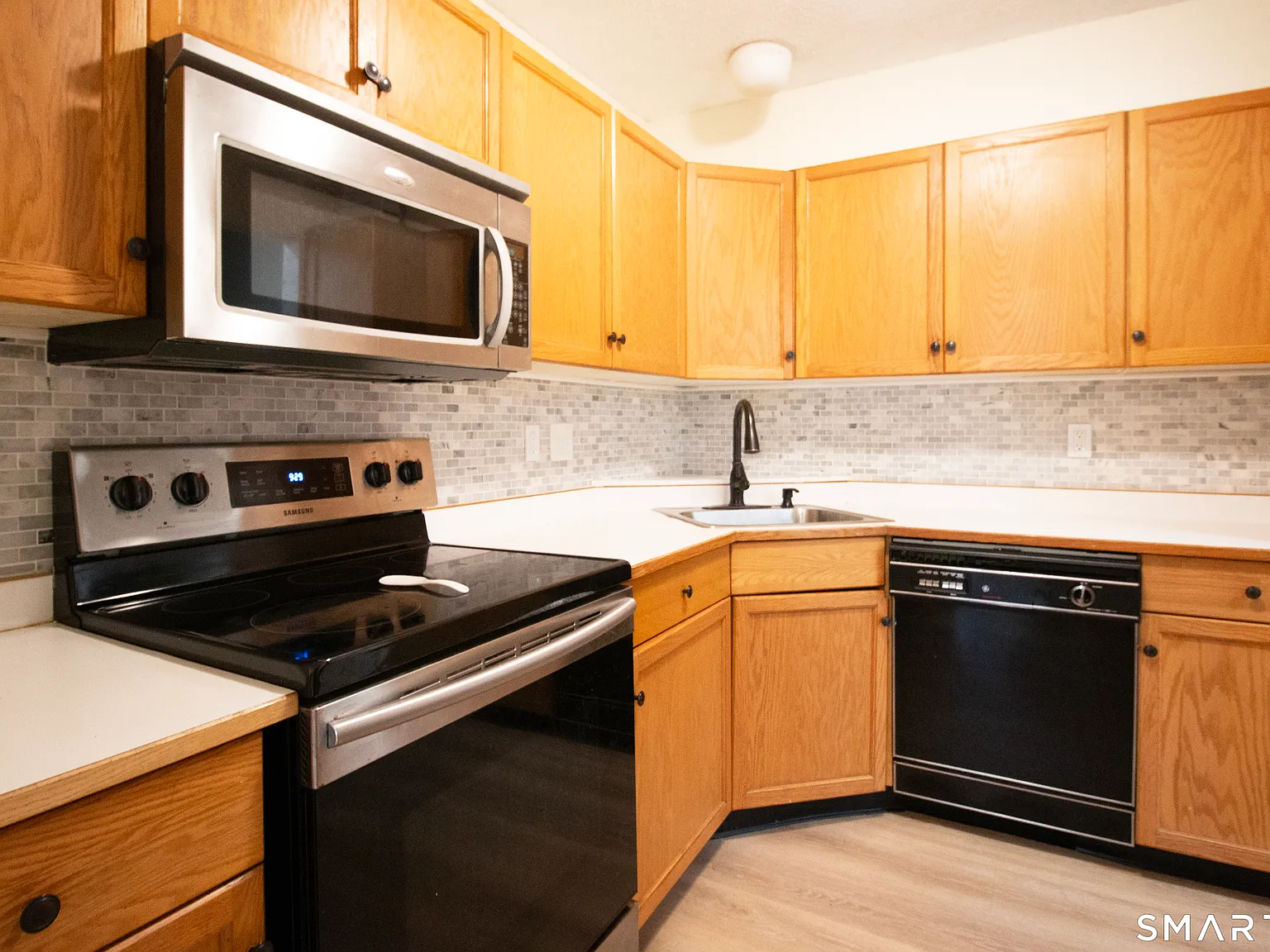 3 bed, 2.5 bath, 1567 sqft, $3,000 — Photo 2