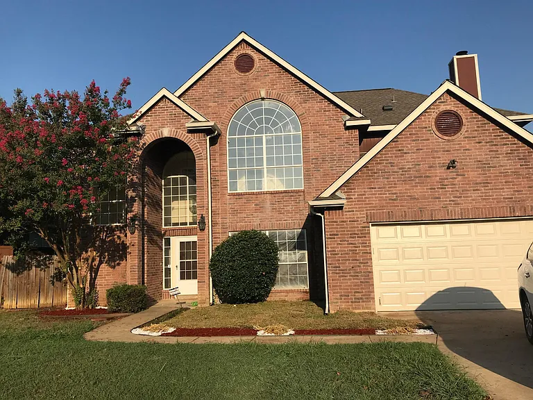 2220 Wren Ln — Photo 1