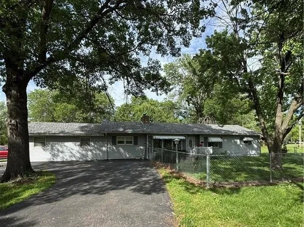 209 S 4th St, Arma, KS 66712