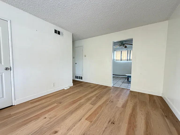 4740 N Fircroft Ave — Photo 5