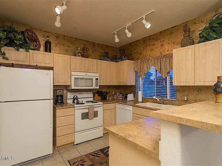 7401 W Arrowhead Clubhouse Dr #1086 — Photo 8