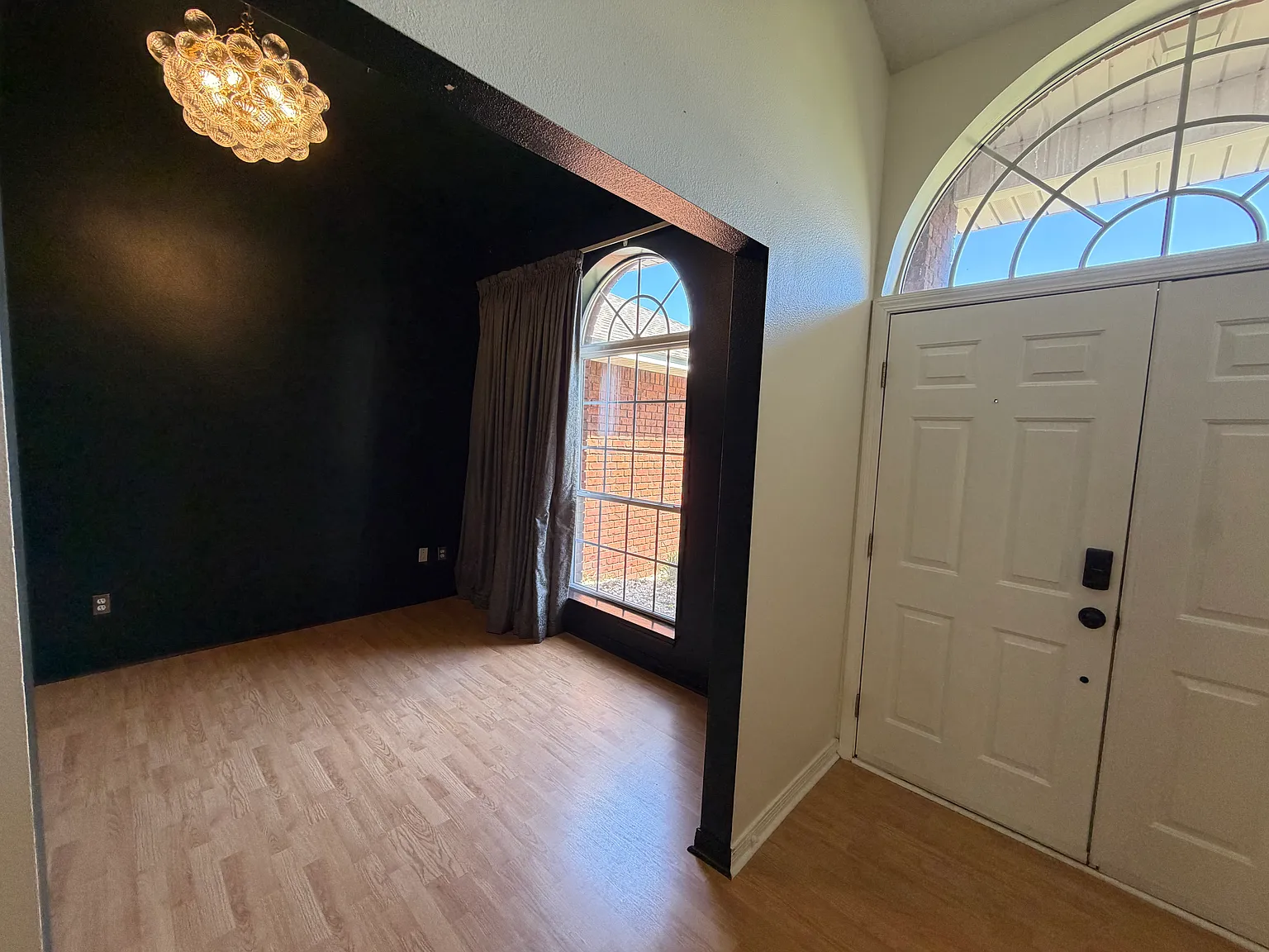 4 bed, 2313 sqft, $2,500 — Photo 4
