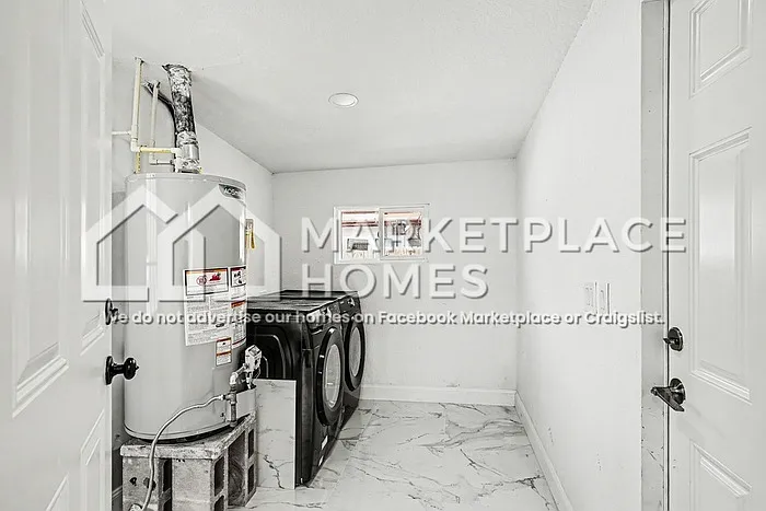 408 Bassedena Cir N — Photo 17