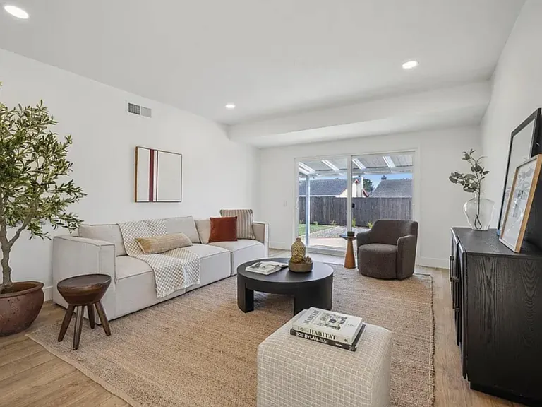 411 Beach Ave — Photo 9