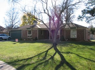 7821 Sycamore Dr, Lincoln, NE 68506