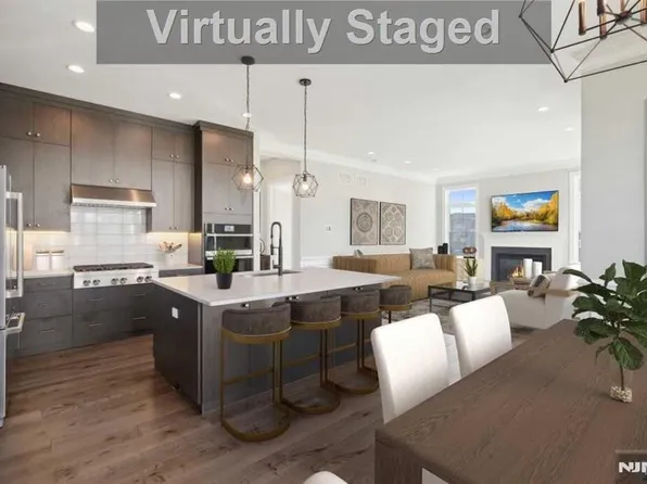 3 Muirfield Dr, River Vale, NJ 07675
