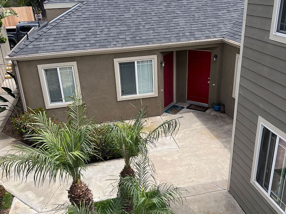 Overhead view of back landscaping at Dubuque Apartments in Oceanside.