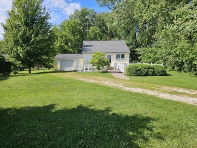 8906 North AVENUE, Cleveland, WI, 53015